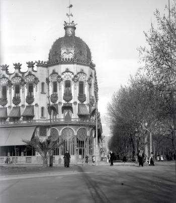 Hotel Colon, a la plaça de Catalunya cantonada passeig de Gràcia de Barcelona, ca. 1905. AGDB. Fons i autoria: Frederic Juandó Alegret.