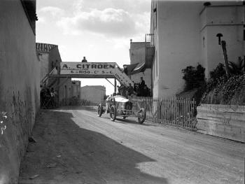 Josep Maria Moré i Comas a la cursa Gran Premi Penya Rhin, 1921. Fons i autoria: Frederic Juandó Alegret. (CAT AGDB R.55116)