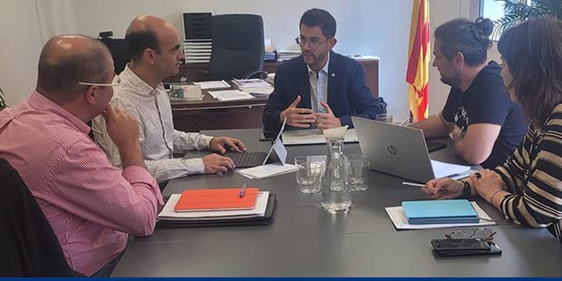 El diputat Marc Verdaguer i el coordinador Xavier Forcadell, amb el president del Consell Comarcal del Bages, Eloi Hernàndez, el conseller Jordi Palma i la gerent del Consell, Gal·la Cortadellas