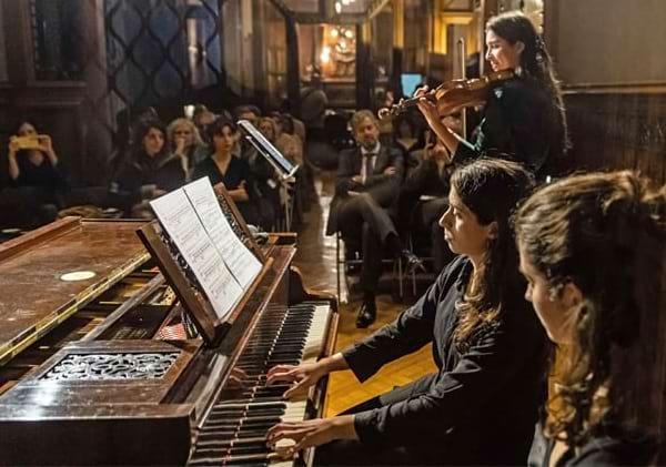 Mostra de música al Saló central