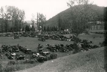 Cementiri de cotxes a Camprodon, 18 d’agost de 1939. Fons i autoria: Antoni Gallardo i Garriga. (CAT AGDB R.62168)